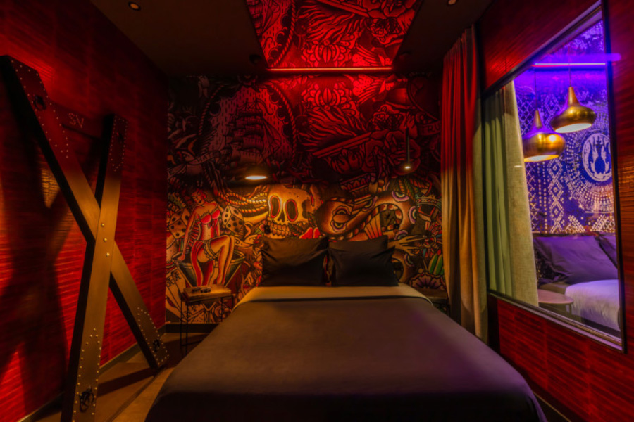 donjon-bdsm-paris tatoo love hotel a paris